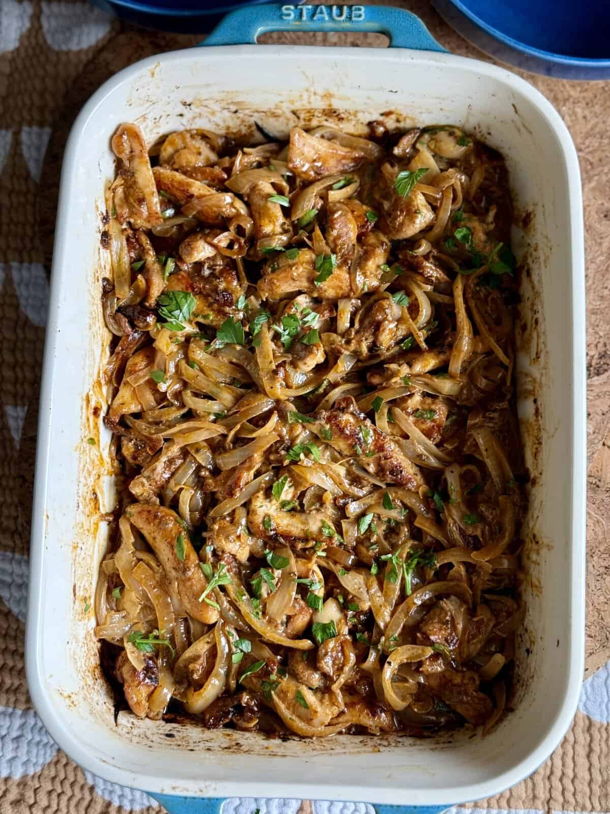 Baked Caramelized Onion Chicken: Effortless Flavor, No Stirring